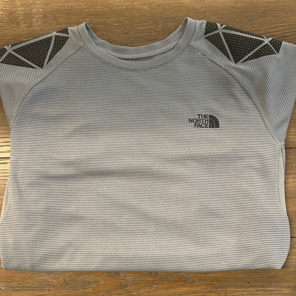 North Face Short Sleeve Shirt Size S Gently Worn